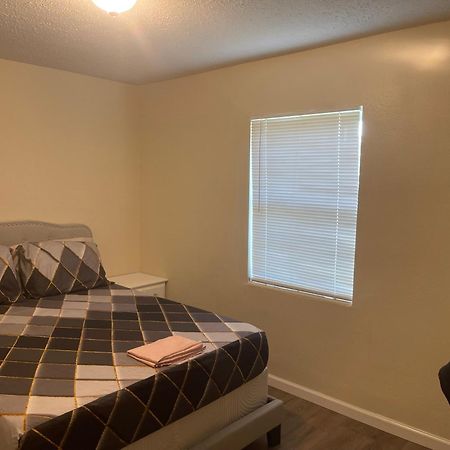 Private Queen Bedroom C Shared Common Spaces Fort Pierce Buitenkant foto